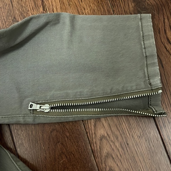 Pants - Picture 5 of 7